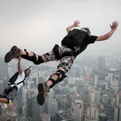 Бейсджампинг — прыжок в бездну